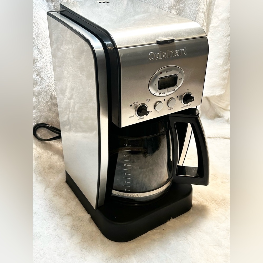 CUISINART 14 CUP PROGRAMMABLE COFFEE MAKER MODEL CBC-5200PC
